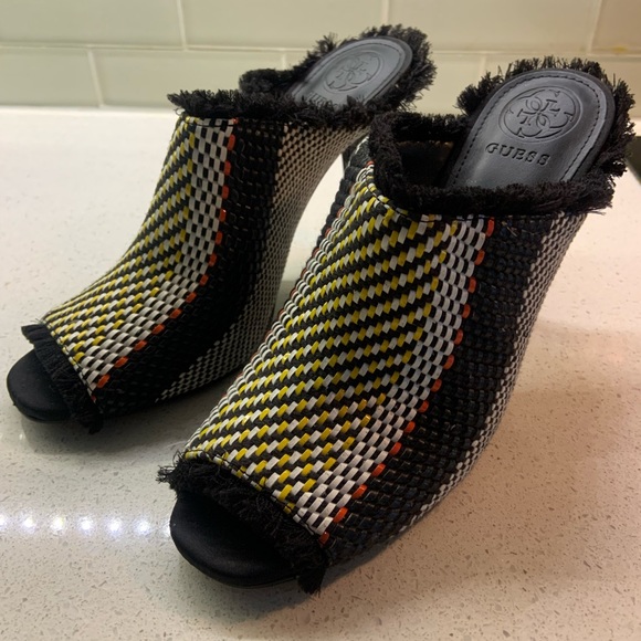 NEW Guess open toe - Picture 2 of 4